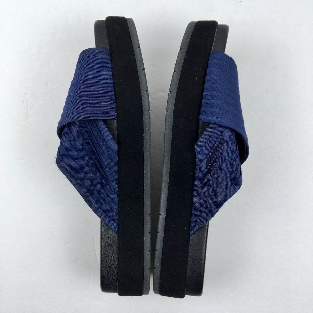 NEW VINCE Blue Cross Strap Sandal Slides Size 6.5 - Picture 7 of 8